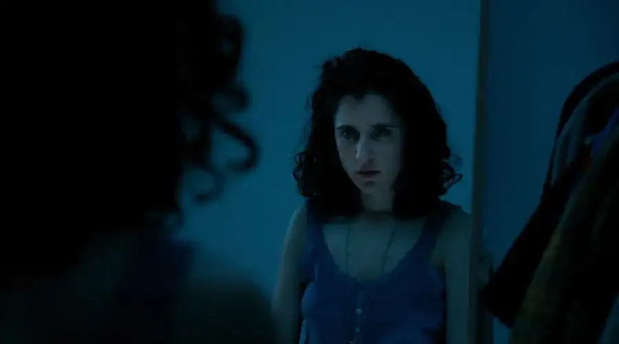 Thelma & Attachment Reseña de Doble Función de Películas - Una Buena Actuación No Puede Salvar Completamente un Final Confuso