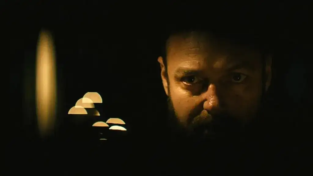 Descendiente - La actuación de Marquand lo mantiene visible