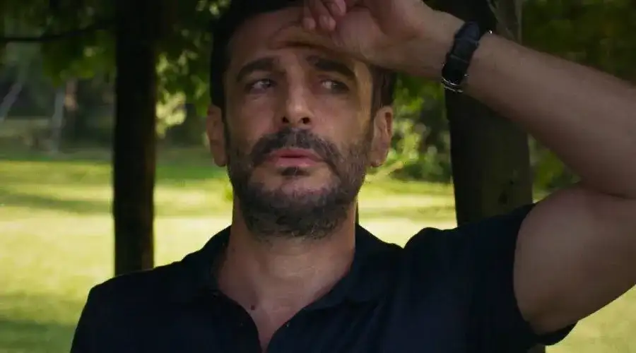 Breaking Fast & Errante Corazón Doble Función - Leonardo Sbaraglia Brilla