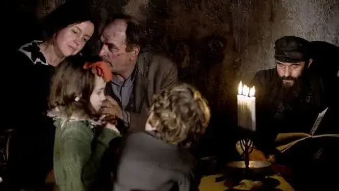 Reseña Doble Función: En la Oscuridad & Atlantis - Reseña de In Darkness (2011)