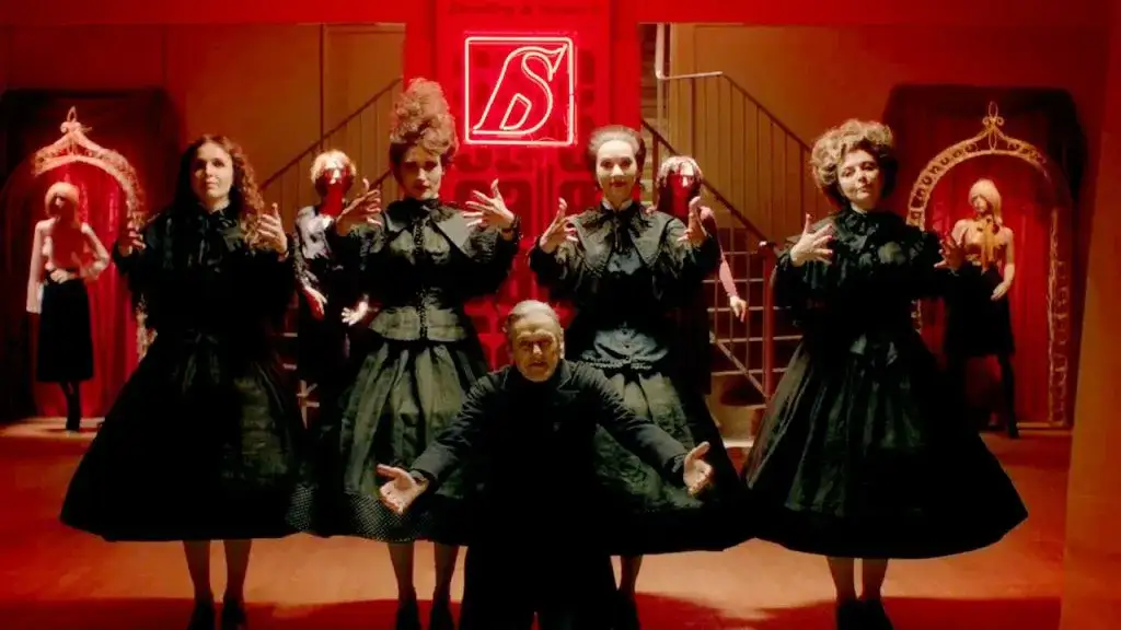 En Tela - Tan, Tan Estilizada y Bellamente Elaborada