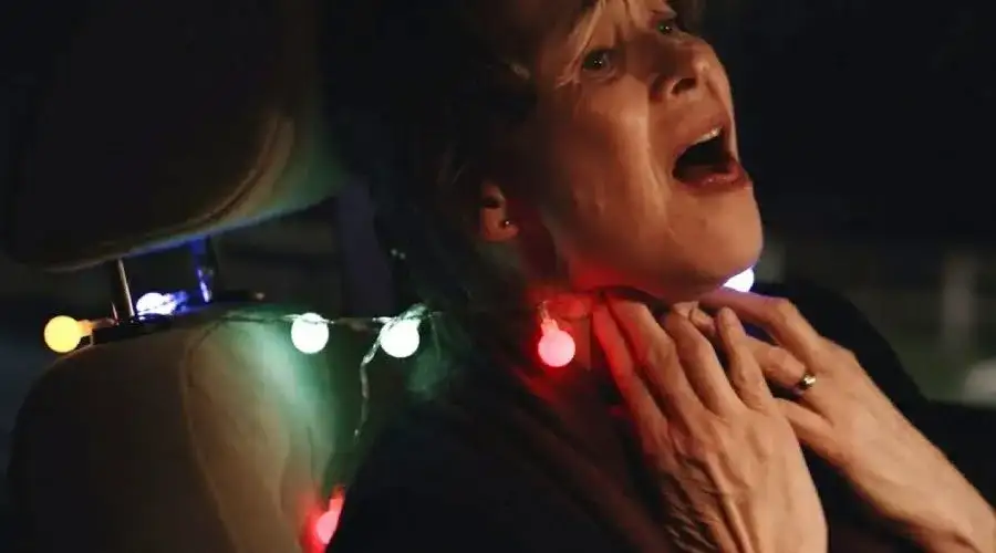 L'Arbre Meurtrier - Quelques scènes campy et amusantes mais trop de remplissage terrible