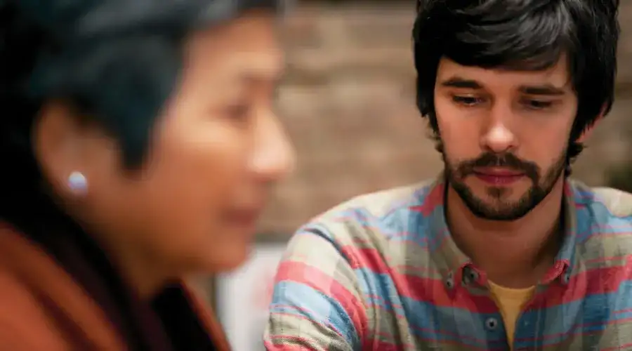 Películas LGBTQ+ Subestimadas: Las 10 Mejores Películas Queer Poco Vistas - Lilting (2014)