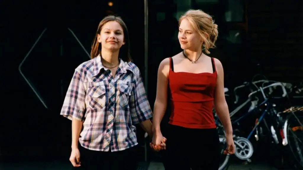 Movie Couples You Actually Want to Have a Happy Ending - Agnes and Elin