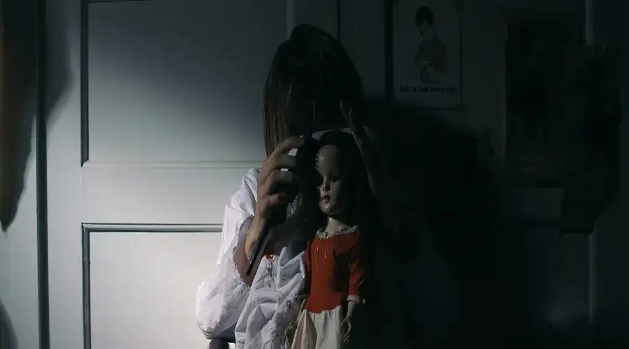 Feu de déchets - Le casting divertit en tant que personnages terribles